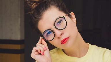 Las personas que usan lentes son más inteligentes, según un estudio