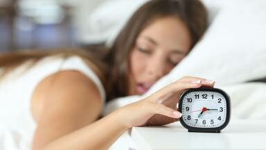 Las mujeres pierden tres horas de sueño cada noche ¡por culpa de su pareja!